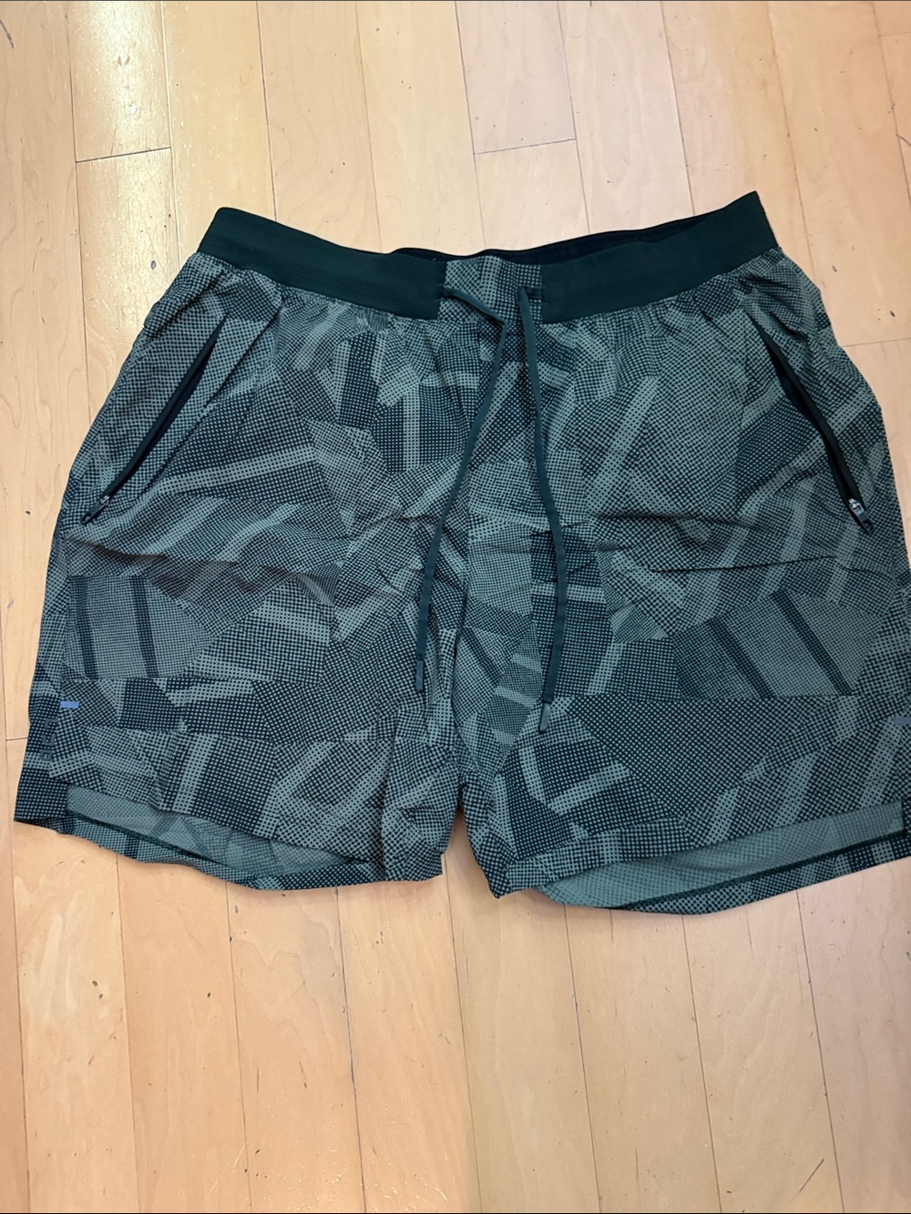Lululemon Men's Performance Drawstring Shorts - Dark Green